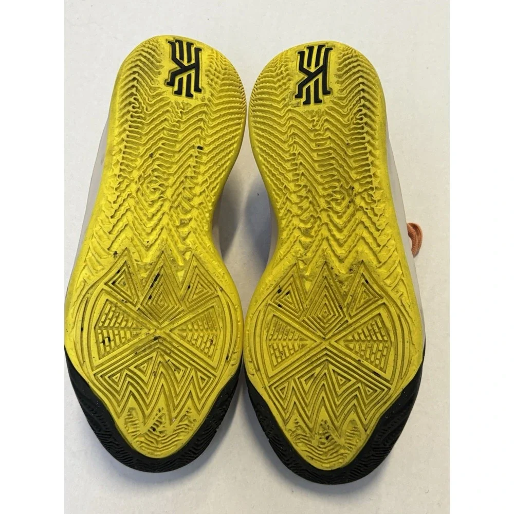 Nike Kyrie Flytrap shoes, youth size 7Y